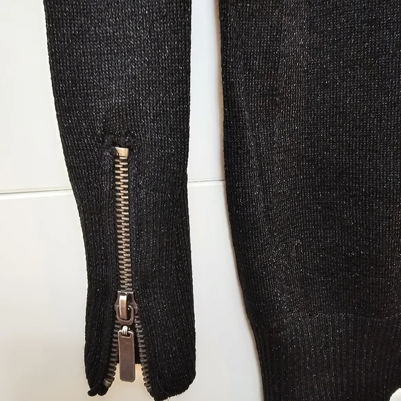 ✨ 3/$20✨ Cleo Sparkly Sweater zipper Sleeves - Picture 8 of 8